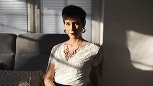 Die 1987 geborene Autorin Annika Bühnemann hat zunächst Business Administration studiert, bevor sie zum Schreiben kam. Sie begleitet auch angehende Schriftsteller auf dem Weg zum ersten Buch. Die 1987 geborene Autorin Annika Bühnemann hat zunächst Business Administration studiert, bevor sie zum Schreiben kam. Sie begleitet auch angehende Schriftsteller auf dem Weg zum ersten Buch.