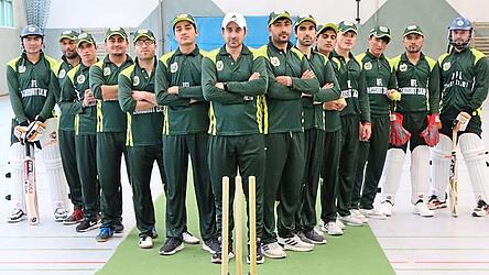 Beim VfL Landshut-Achdorf hat Hamidullah Hamdard (weiße Kappe) 2021 gemeinsam mit Freunden eine Cricket-Abteilung gegründet. „Seitdem ist Deutschland für mich Heimat“, sagt Hamdard.