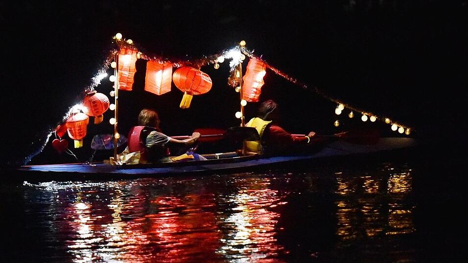 Die Lampionfahrt lockte viele Besucher an.