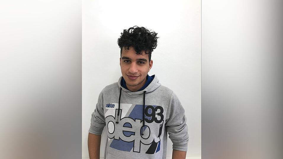 Mohamad Alabdulla. Mohamad Alabdulla.