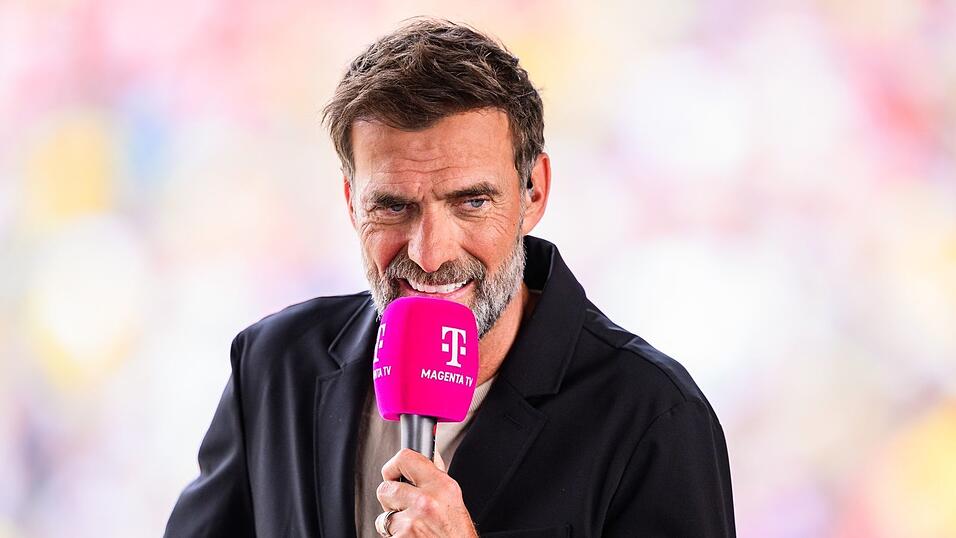 Treffen in New York? Ja, weil Jürgen Klopp weiter als Experte für MagentaTV bei den WM-Spielen in den USA aktiv ist. Treffen in New York? Ja, weil Jürgen Klopp weiter als Experte für MagentaTV bei den WM-Spielen in den USA aktiv ist.