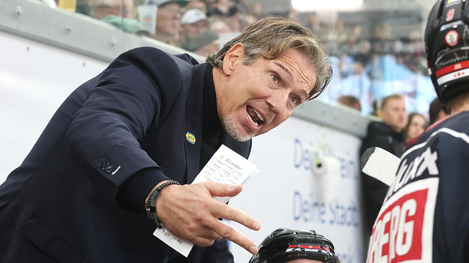 Nach der 3:7-Klatsche im Derby bei den Eisbären Regensburg hat EVL-Cheftrainer Uwe Krupp sicher Gesprächsbedarf. Nach der 3:7-Klatsche im Derby bei den Eisbären Regensburg hat EVL-Cheftrainer Uwe Krupp sicher Gesprächsbedarf.