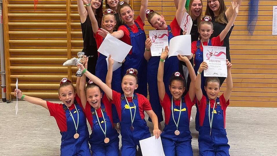 Gro&szlig; war die Freude bei den Wallersdorferinnen &uuml;ber den dritten Platz in Wiggensbach.