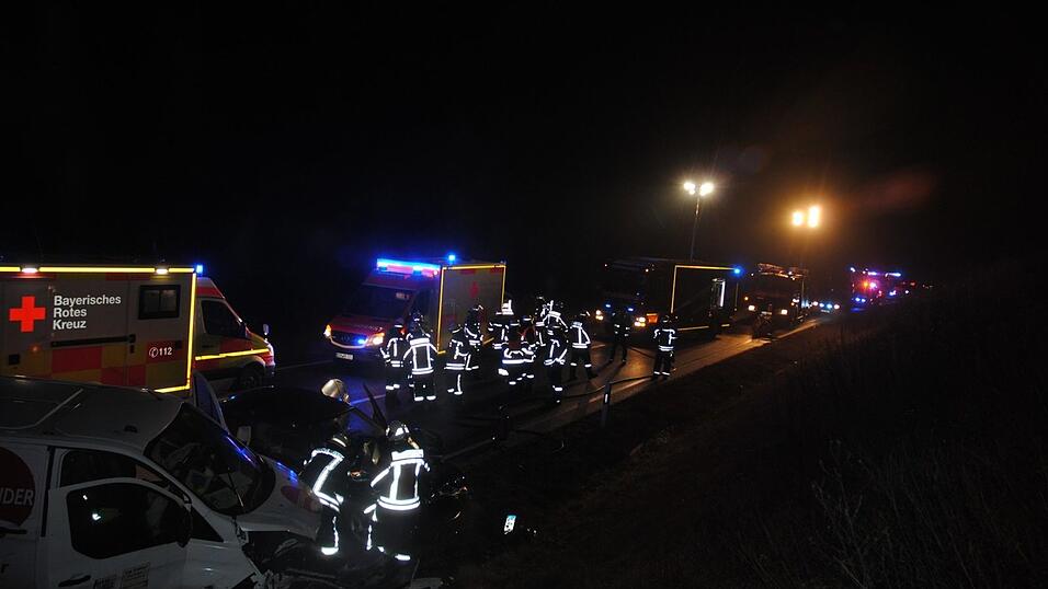 Ein missglücktes Überholmanöver war laut Polizeiangaben die Ursache des Frontalzusammenstoßes.