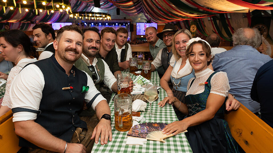 Die Partybilder vom Samstag, 17. August, aus dem Festzelt Weckmann. Die Partybilder vom Samstag, 17. August, aus dem Festzelt Weckmann.