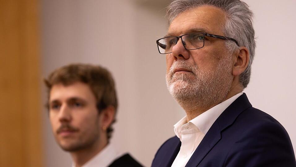 Der Journalist Hans-Wilhelm Saure muss weiterhin auf eine Auskunft zum berühmten Schabowski-Zettel warten. Das Haus der Geschichte ist in Revision gegangen. (Archivbild) Der Journalist Hans-Wilhelm Saure muss weiterhin auf eine Auskunft zum berühmten Schabowski-Zettel warten. Das Haus der Geschichte ist in Revision gegangen. (Archivbild)