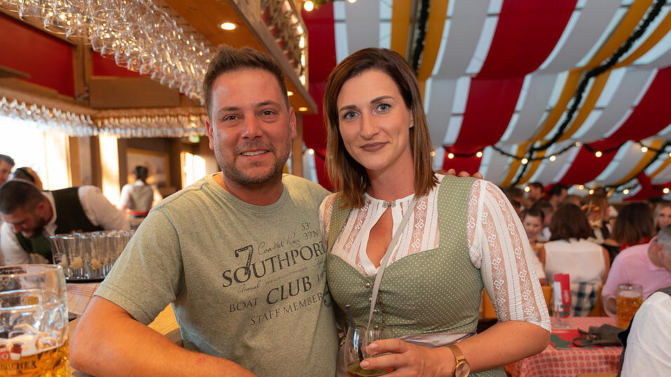 Die Partybilder vom Freitag, 11. August 2023, aus dem Festzelt Krönner. Die Partybilder vom Freitag, 11. August 2023, aus dem Festzelt Krönner.