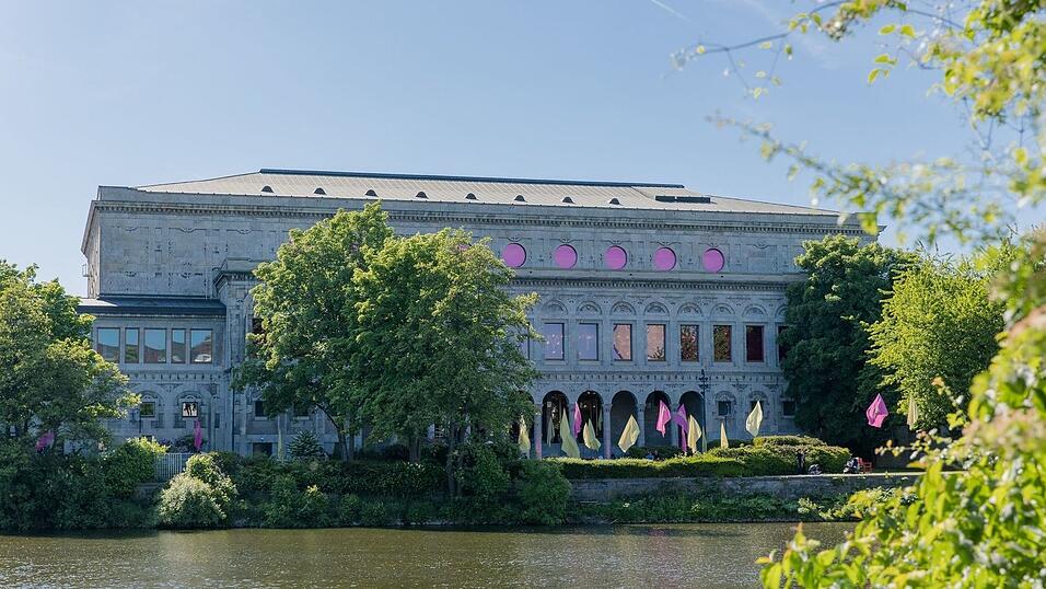 In der Stadthalle beginnen die renommierten Mülheimer Theatertage - gezeigt wird «Play Auerbach» (Münchner Kammerspiele) - (Archivbild) In der Stadthalle beginnen die renommierten Mülheimer Theatertage - gezeigt wird «Play Auerbach» (Münchner Kammerspiele) - (Archivbild)
