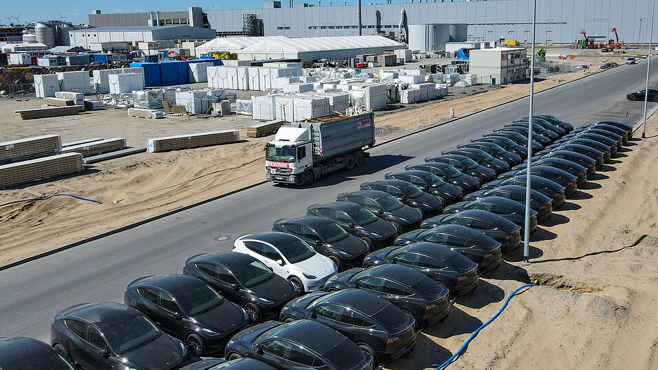 Tesla ist die bekannteste Firma von Elon Musk, hier das deutsche Werk in in Grünheide bei Berlin. Tesla ist die bekannteste Firma von Elon Musk, hier das deutsche Werk in in Grünheide bei Berlin.