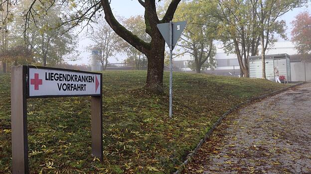 Die fehlende Notaufnahme im Landauer Krankenhaus hat Auswirkungen auf den Rettungsdienst.