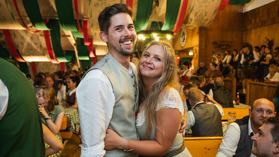 Die Partybilder vom Sonntag, 18. August, aus dem Festzelt Weckmann. Die Partybilder vom Sonntag, 18. August, aus dem Festzelt Weckmann.