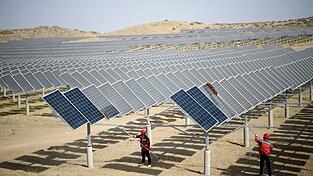 Chinas Ausbau bei Solaranlagen könnte 2025 langsamer vorangehen. (Archivbild) Chinas Ausbau bei Solaranlagen könnte 2025 langsamer vorangehen. (Archivbild)