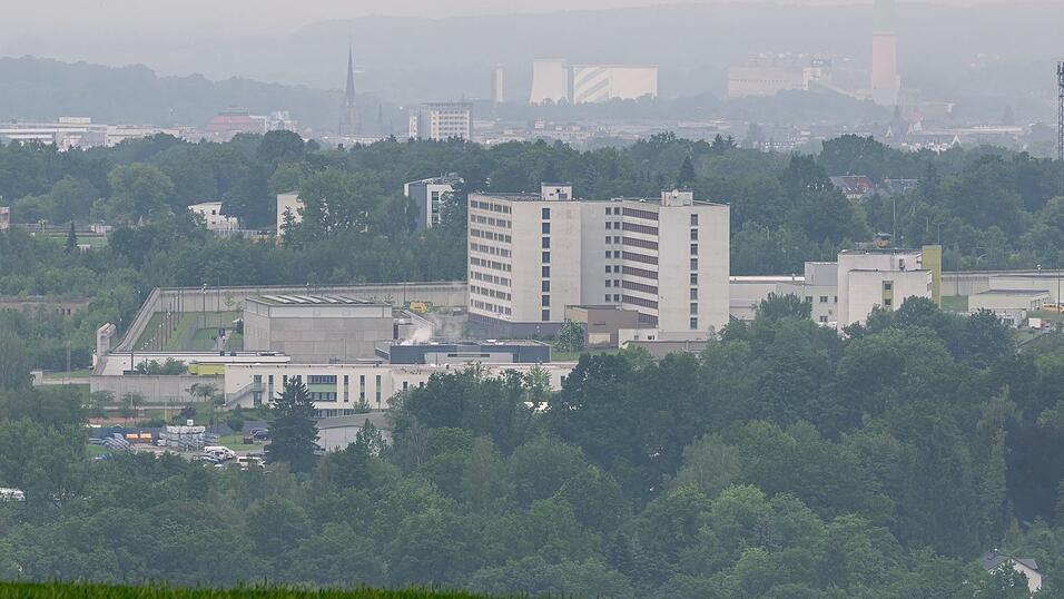 Über die Unterbringung in Deutschland muss die Anstaltsleitung in Chemnitz entscheiden. (Archivbild) Über die Unterbringung in Deutschland muss die Anstaltsleitung in Chemnitz entscheiden. (Archivbild)