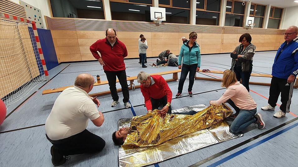 Die Teilnehmer übten, was das Zeug hielt.