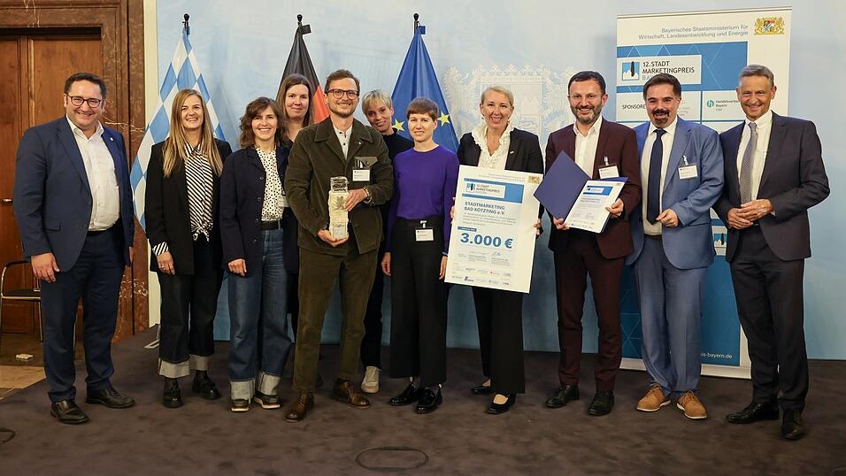 Bei der Verleihung des Stadtmarketingpreises Bayern erhielt die Initiative 'FreiRäume' 2024 den Sonderpreis.