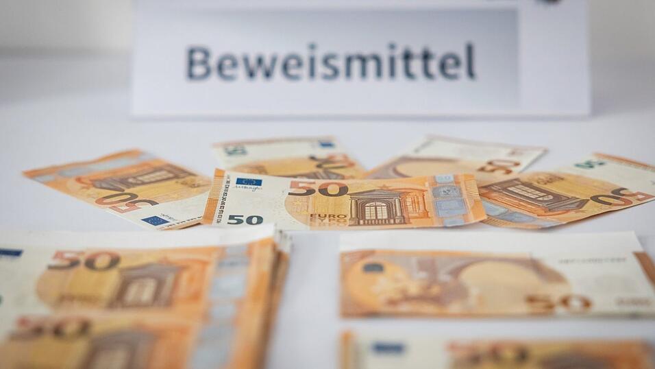 Die Polizei spricht von einem großen Ermittlungserfolg. Die Polizei spricht von einem großen Ermittlungserfolg.