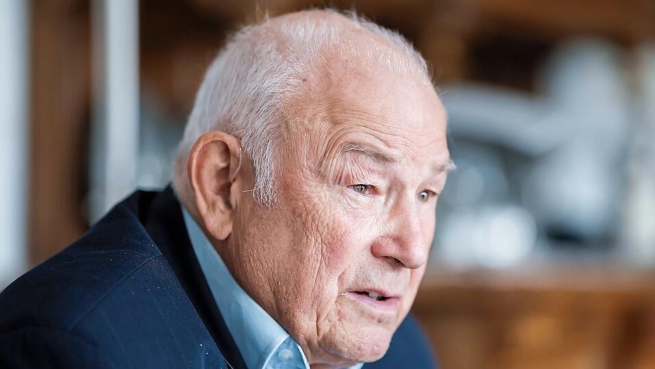 Der frühere bayerische Ministerpräsident Günther Beckstein gehört der Kommission an, die einen Platz für den Atommüll finden will.