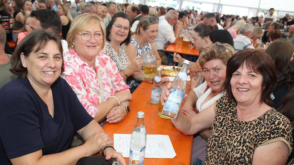 Zur Musik von Headless wurde ausgelassen gefeiert.