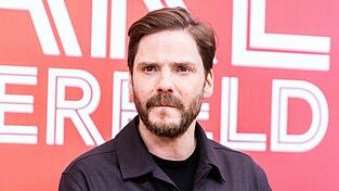 Schauspieler Daniel Brühl steht vor seinem nächsten Regieprojekt (Archivbild). Schauspieler Daniel Brühl steht vor seinem nächsten Regieprojekt (Archivbild).
