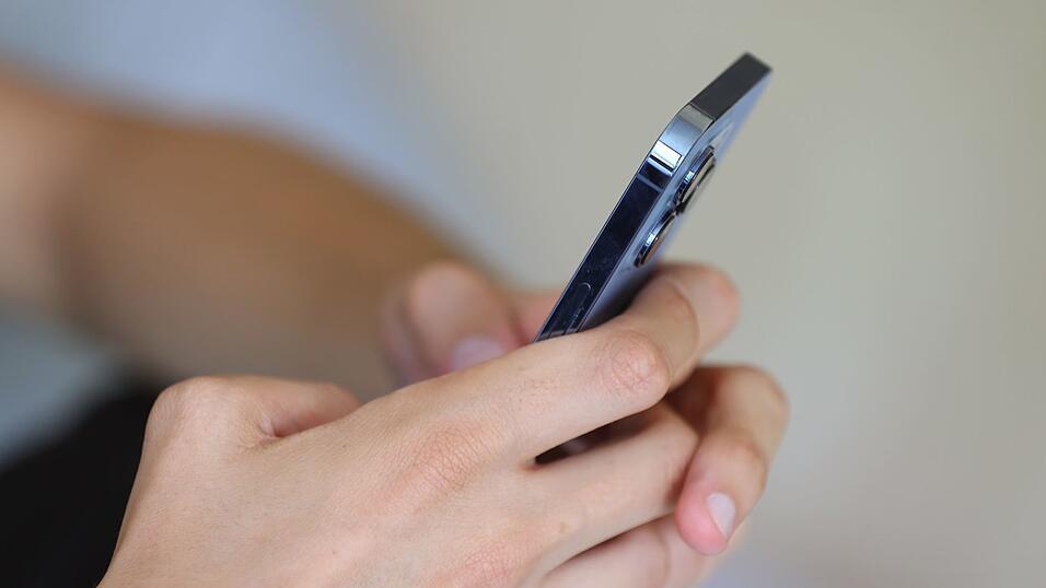 Der Missbrauch soll mit Hilfe eines Messenger-Dienstes geschehen sein. (Symbolbild)