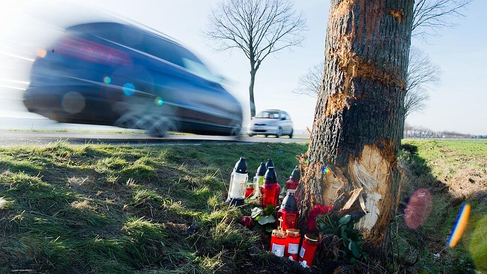 Auch aufgrund des durch die Coronavirus-Beschr&auml;nkungen deutlich reduzierten Verkehrsaufkommens kam es zur Urlaubszeit auf Bayerns Stra&szlig;en zu weniger Verkehrsunf&auml;llen - nicht so allerdings im Landkreis Cham. (Symbolbild)