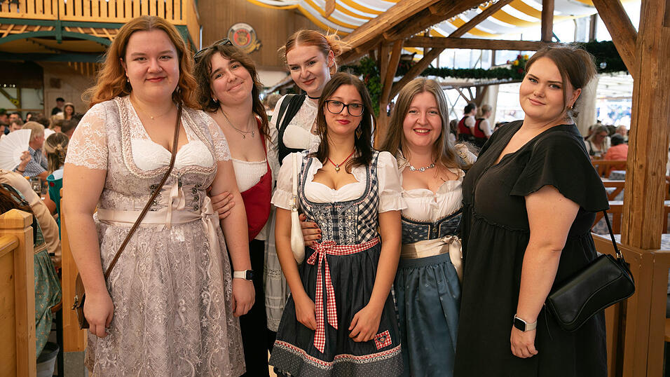 Die Partybilder vom Freitag, 8. August, aus dem Festzelt Nothaft. Die Partybilder vom Freitag, 8. August, aus dem Festzelt Nothaft.