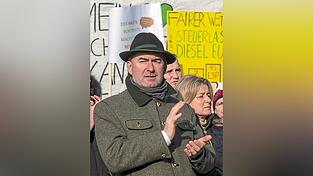 Hubert Aiwanger stellt sich hinter seine Bauern.