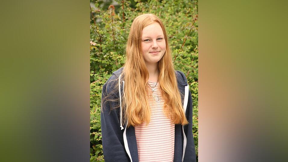 Katharina, 13, 8. Klasse, Joseph-von-Fraunhofer-Gymnasium Cham: 'Ich finde die Mittelstufe Plus gut. Wenn ich w&auml;hlen d&uuml;rfte, w&uuml;rde ich mich daf&uuml;r entscheiden, da man dort viel mehr Zeit hat, den Stoff zu lernen. Au&szlig;erdem ist man nach dem Abitur schon 18 Jahre alt und es f&auml;llt einem dann sicher leichter, in eine andere Stadt zu gehen und zu studieren.'