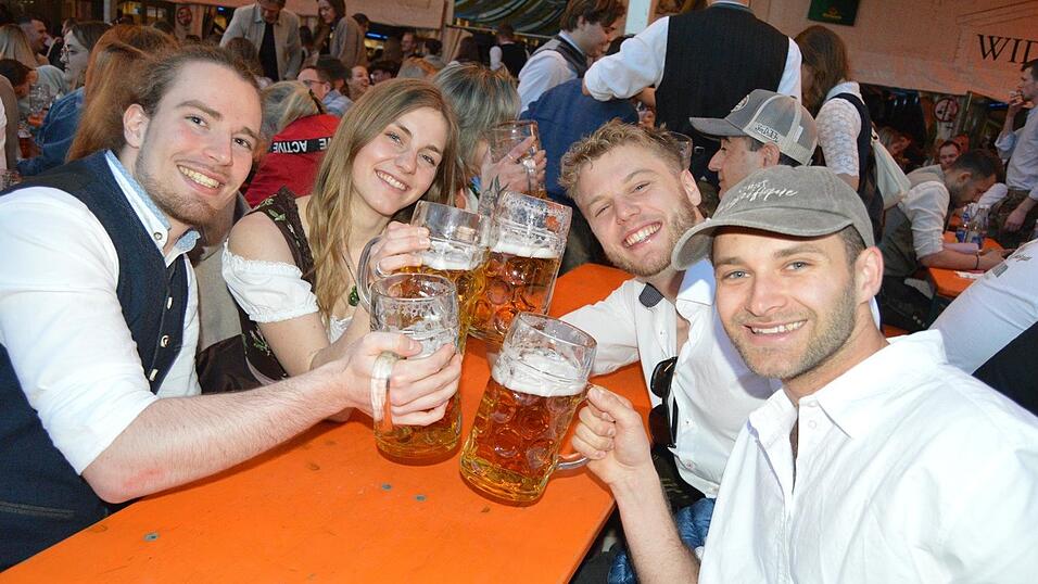 Viele Landshuter feierten am Freitag auf der Dult.&nbsp;