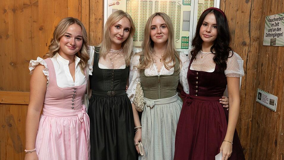 Die Partybilder vom Samstag, 8. August, aus dem Festzelt Weckmann. Die Partybilder vom Samstag, 8. August, aus dem Festzelt Weckmann.