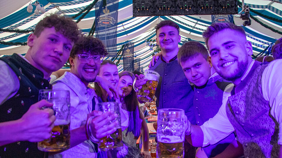 Eindrücke vom Plattlinger Volksfest am Freitag.