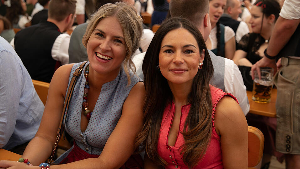 Die Partybilder vom Freitag, 8. August, aus dem Festzelt Nothaft. Die Partybilder vom Freitag, 8. August, aus dem Festzelt Nothaft.