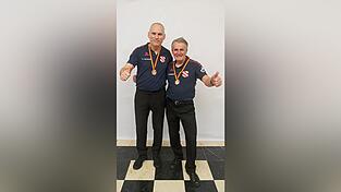 Freuten sich über den Gewinn der Bronzemedaille bei der Deutschen Meisterschaft: Christian Bichler (l.) und Wolfgang Zenkner. Freuten sich über den Gewinn der Bronzemedaille bei der Deutschen Meisterschaft: Christian Bichler (l.) und Wolfgang Zenkner.