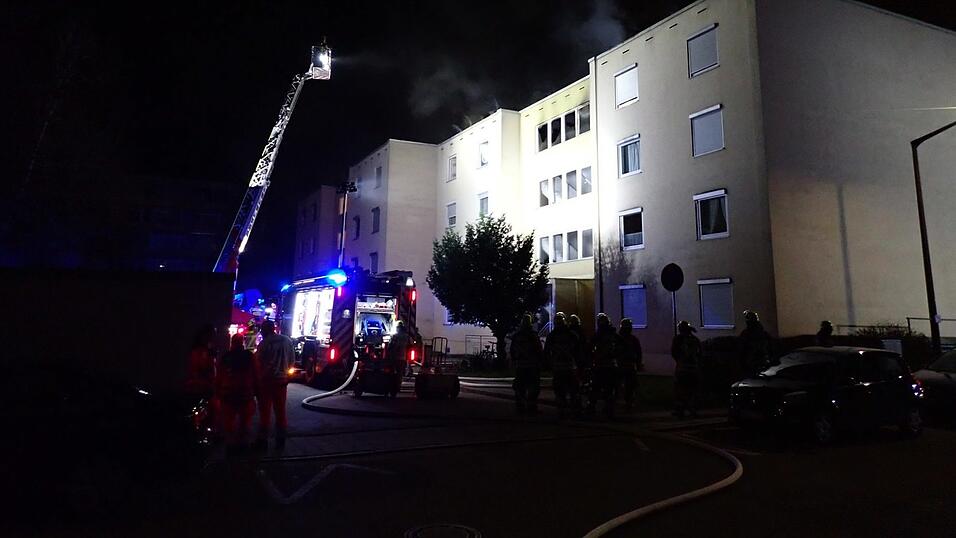 In einem Geb&auml;ude in der Amperstra&szlig;e in Regensburg hat in der Nacht zum Mittwoch eine Wohnung gebrannt.
