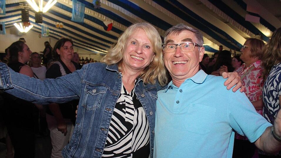 Zur Musik von Headless wurde ausgelassen gefeiert.