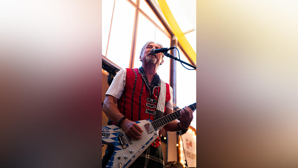 Die Partybilder vom Samstag, 15. August, aus dem Festzelt Krönner. Die Partybilder vom Samstag, 15. August, aus dem Festzelt Krönner.