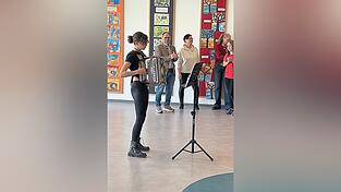 Maria Wittmann mit der Steirischen Harmonika