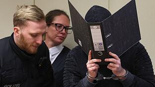 Der Angeklagte hat die Tat gestanden. (Archivbild)