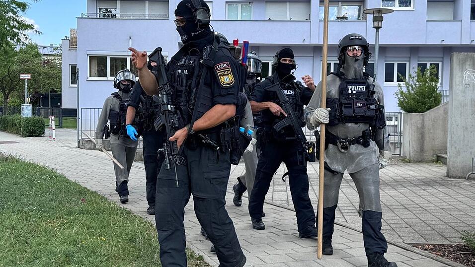 Die Polizei war mit vielen Kr&auml;ften vor Ort.