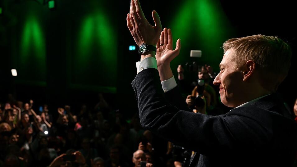 Nach der Feier des Wahlsieges wartet auf Dominik Krause (Gr&uuml;ne) viel Arbeit als k&uuml;nftiger Oberb&uuml;rgermeister von M&uuml;nchen.