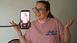 Angefangen hat Sarah Fabians UGC-Karriere mit Videoideen auf ihren eigenen Instagram- und TikTok-Kanälen. Angefangen hat Sarah Fabians UGC-Karriere mit Videoideen auf ihren eigenen Instagram- und TikTok-Kanälen.