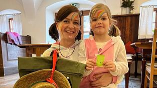Anna Ostner gewann bei der Tombola.