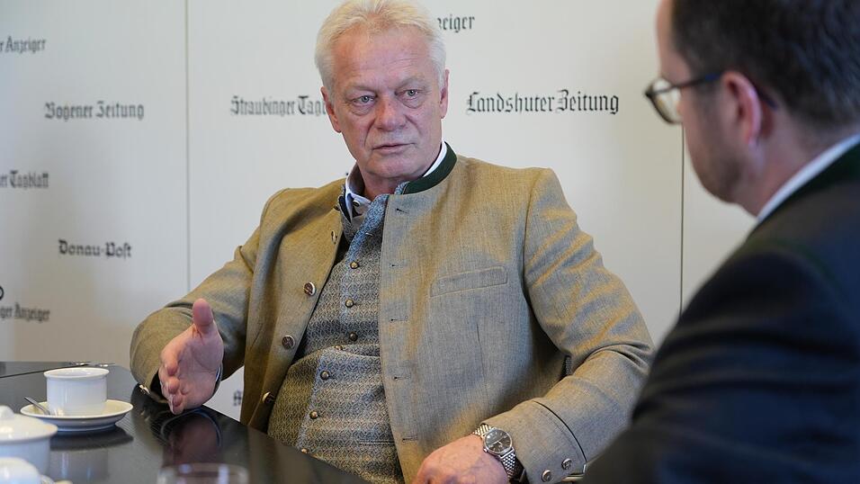 'Die neue schwarz-rote Koalition will für den tierwohlgerechten Stallbau die nötigen Mittel dauerhaft bereitstellen', sagt Bundeslandwirtschaftsminister Alois Rainer beim Interview in Straubing.