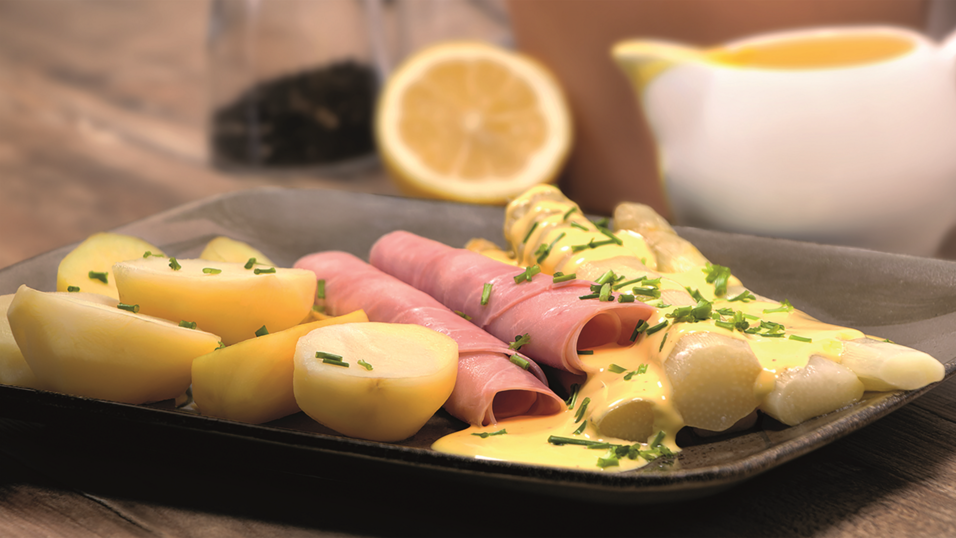Ein wahres Dream-Team: Kartoffeln und Spargel. Wir haben für euch im Artikel ein klassisches Rezept für Kartoffeln, Spargel und Sauce Hollandaise. Neben diesem Gericht haben wir noch weitere Spargel-Highlights für euch. Viel Freude beim Zubereiten! Ein wahres Dream-Team: Kartoffeln und Spargel. Wir haben für euch im Artikel ein klassisches Rezept für Kartoffeln, Spargel und Sauce Hollandaise. Neben diesem Gericht haben wir noch weitere Spargel-Highlights für euch. Viel Freude beim Zubereiten!