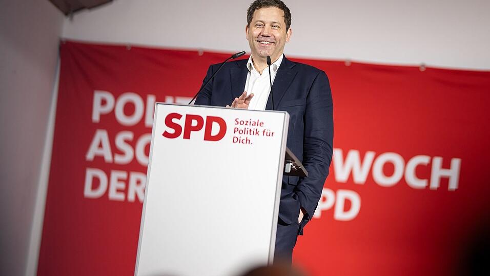 SPD-Parteichef Lars Klingbeil ging f&uuml;r seine Partei am politischen Aschermittwoch an den Start.