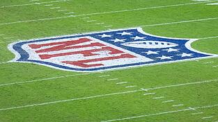 Dieser Rasen muss nach dem NFL-Gastspiel in München schnellstmöglich verschwinden. (Archivbild) Dieser Rasen muss nach dem NFL-Gastspiel in München schnellstmöglich verschwinden. (Archivbild)