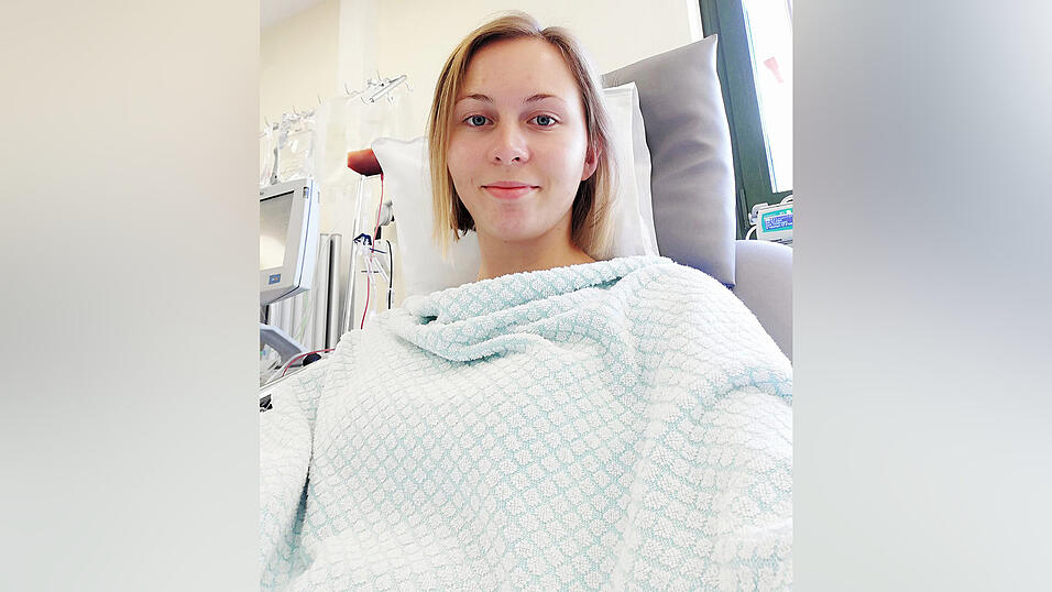 Selina Roos findet die Bezeichnung 'Heldin' für den geringen Aufwand der Spende zwar ein wenig übertrieben, freut sich aber sehr darüber, dass sie einem Menschen helfen konnte. Selina Roos findet die Bezeichnung 'Heldin' für den geringen Aufwand der Spende zwar ein wenig übertrieben, freut sich aber sehr darüber, dass sie einem Menschen helfen konnte.