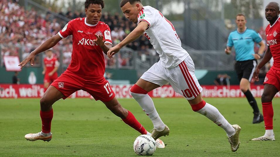 Said El Mala (r) wurde von seinen Kölner Mitspielern immer wieder gesucht. Said El Mala (r) wurde von seinen Kölner Mitspielern immer wieder gesucht.