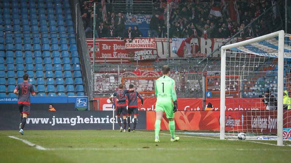 Der SSV Jahn Regensburg gewinnt das letzte Spiel des Jahres in Bochum. Der SSV Jahn Regensburg gewinnt das letzte Spiel des Jahres in Bochum.
