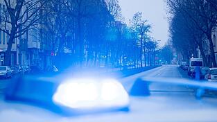 Einige Streifenbesatzungen sind Samstagnacht zu einer Diskothek in Regensburg ausgerückt. (Symbolbild)